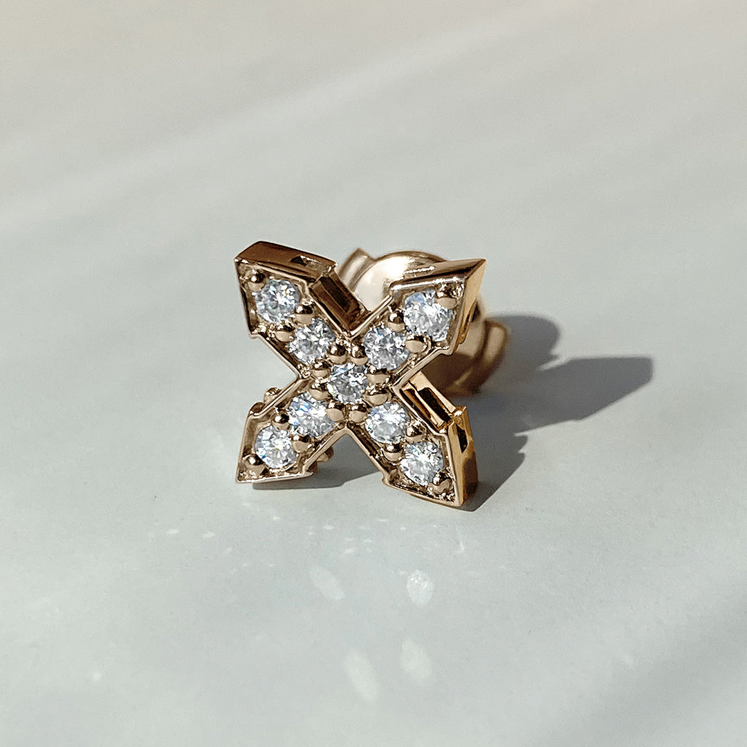 STUD STAR "GLOW" WITH WHITE DIAMONDS / SOLID GOLD