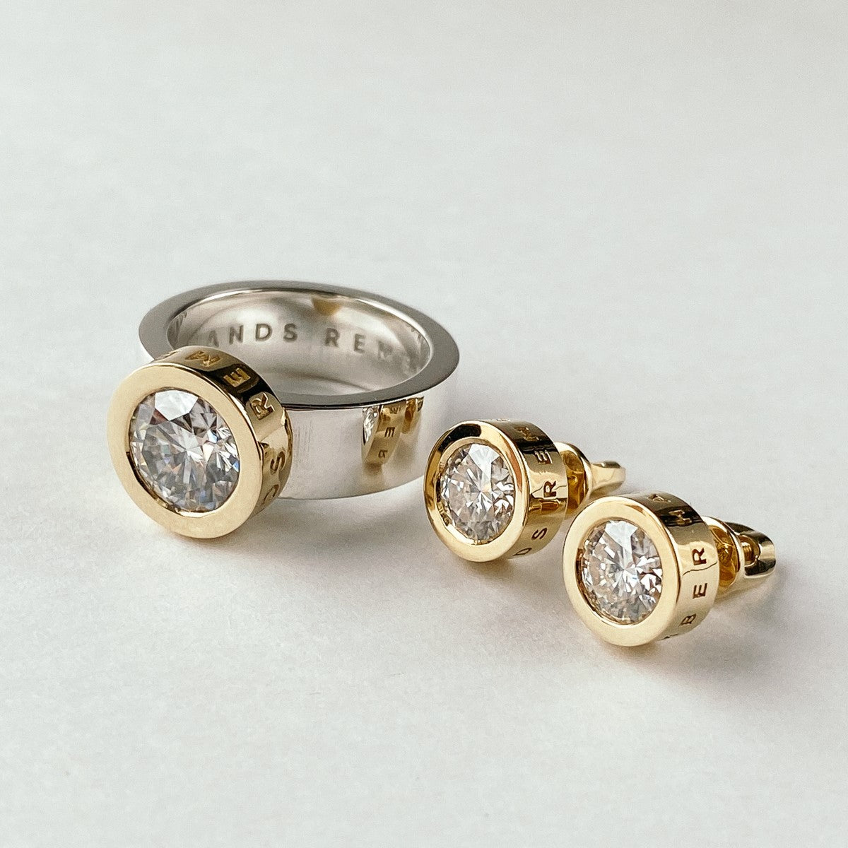 SET "STONE BALL" WITH MOISSANITE | SOLID GOLD