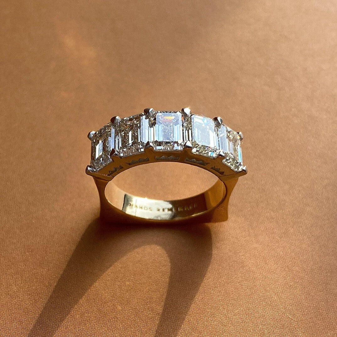 RING "EDGE" WITH DIAMONDS / SOLID GOLD