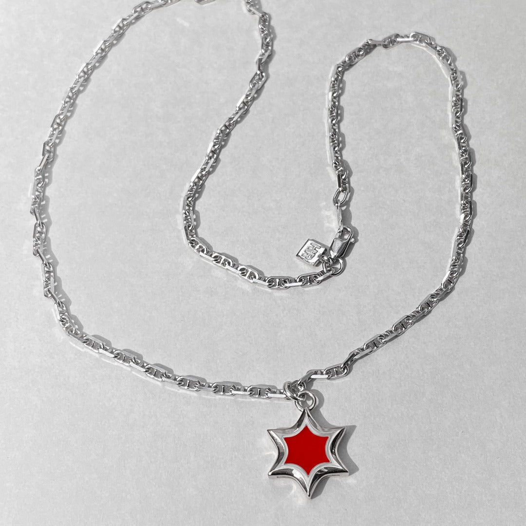 PENDANT “STAR OF DAVID" WITH COLORED ENAMEL ON A CHAIN / SILVER
